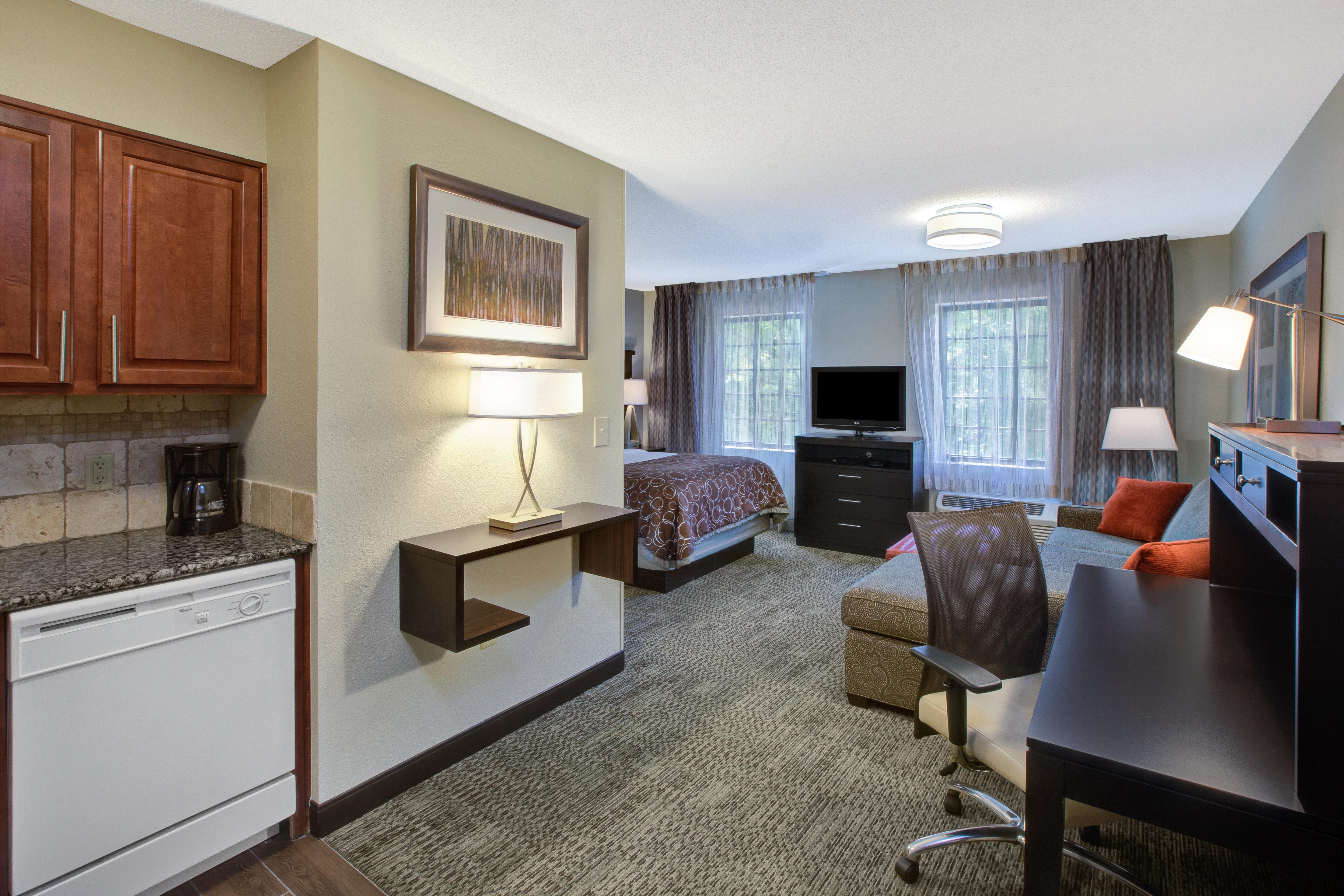 Staybridge Suites Louisville - East By Ihg Экстерьер фото