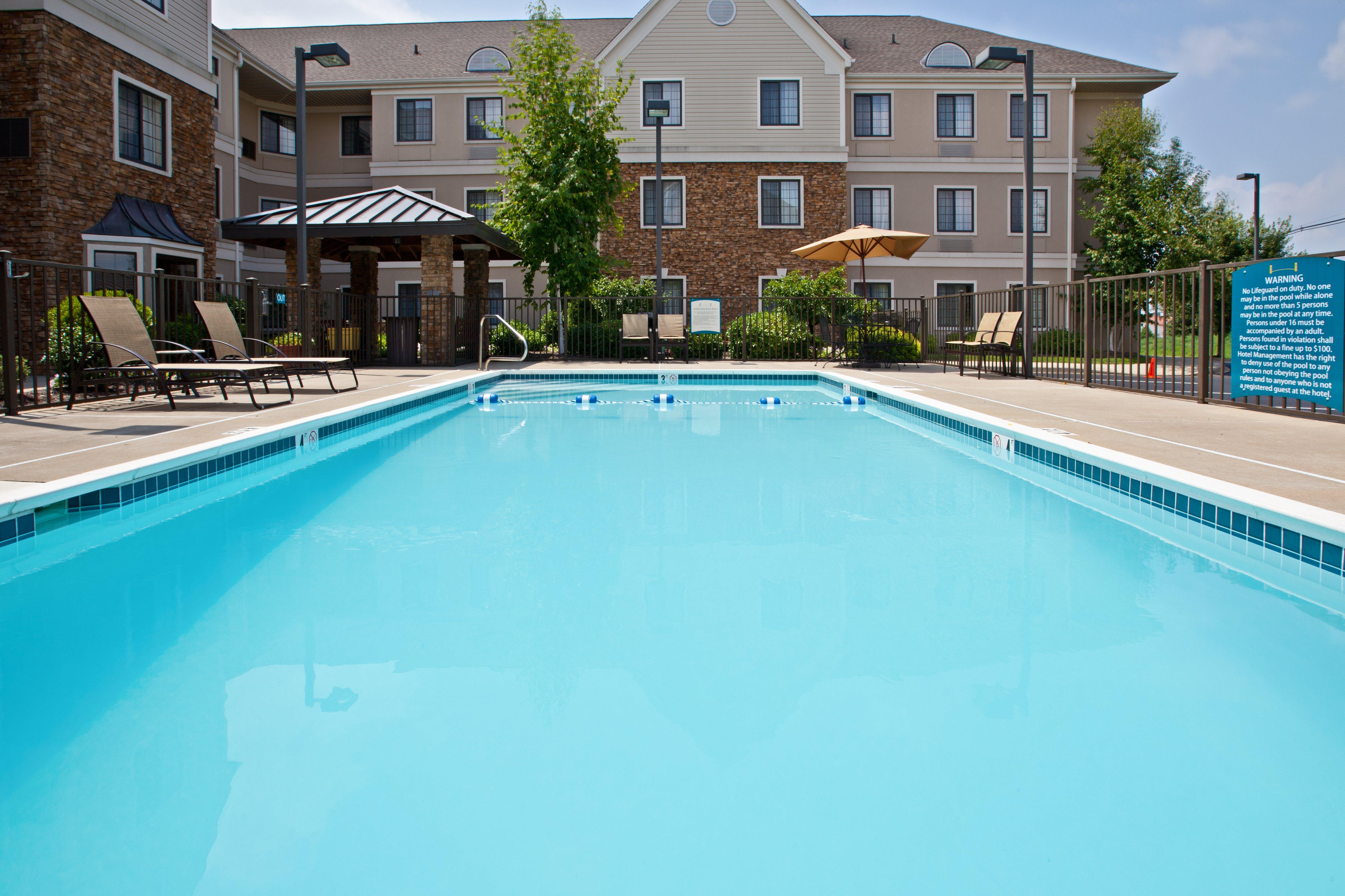 Staybridge Suites Louisville - East By Ihg Экстерьер фото