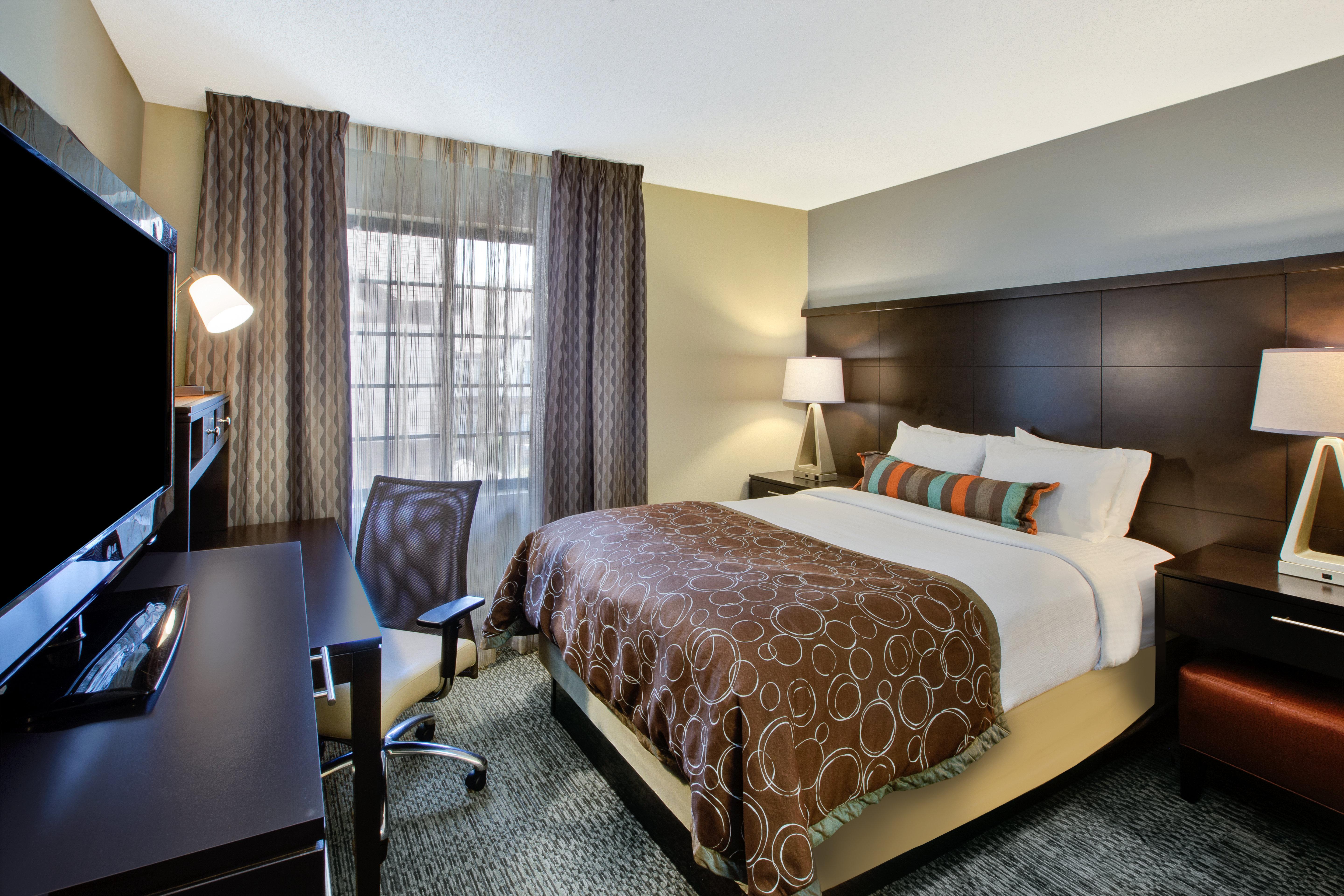 Staybridge Suites Louisville - East By Ihg Экстерьер фото