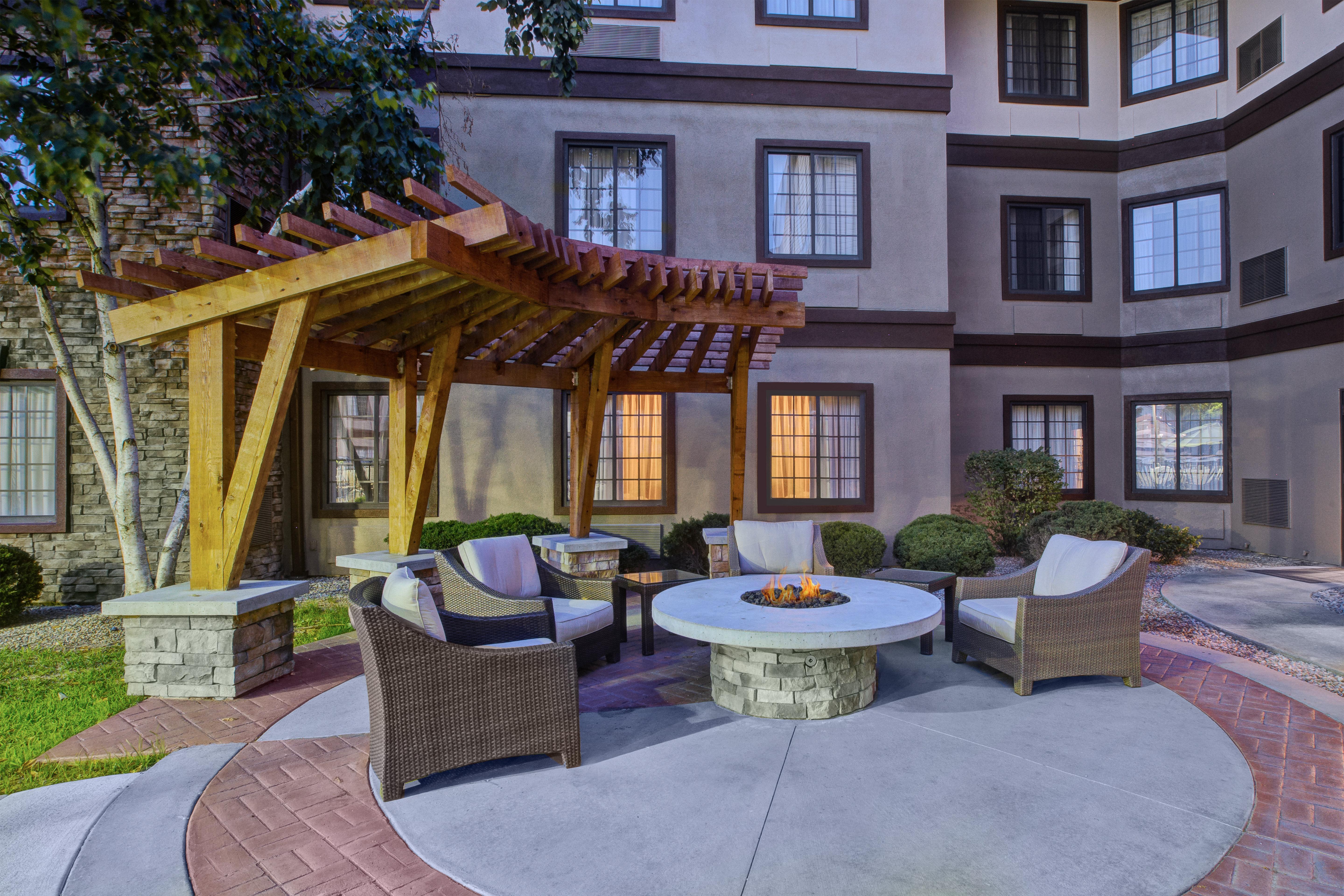 Staybridge Suites Louisville - East By Ihg Экстерьер фото