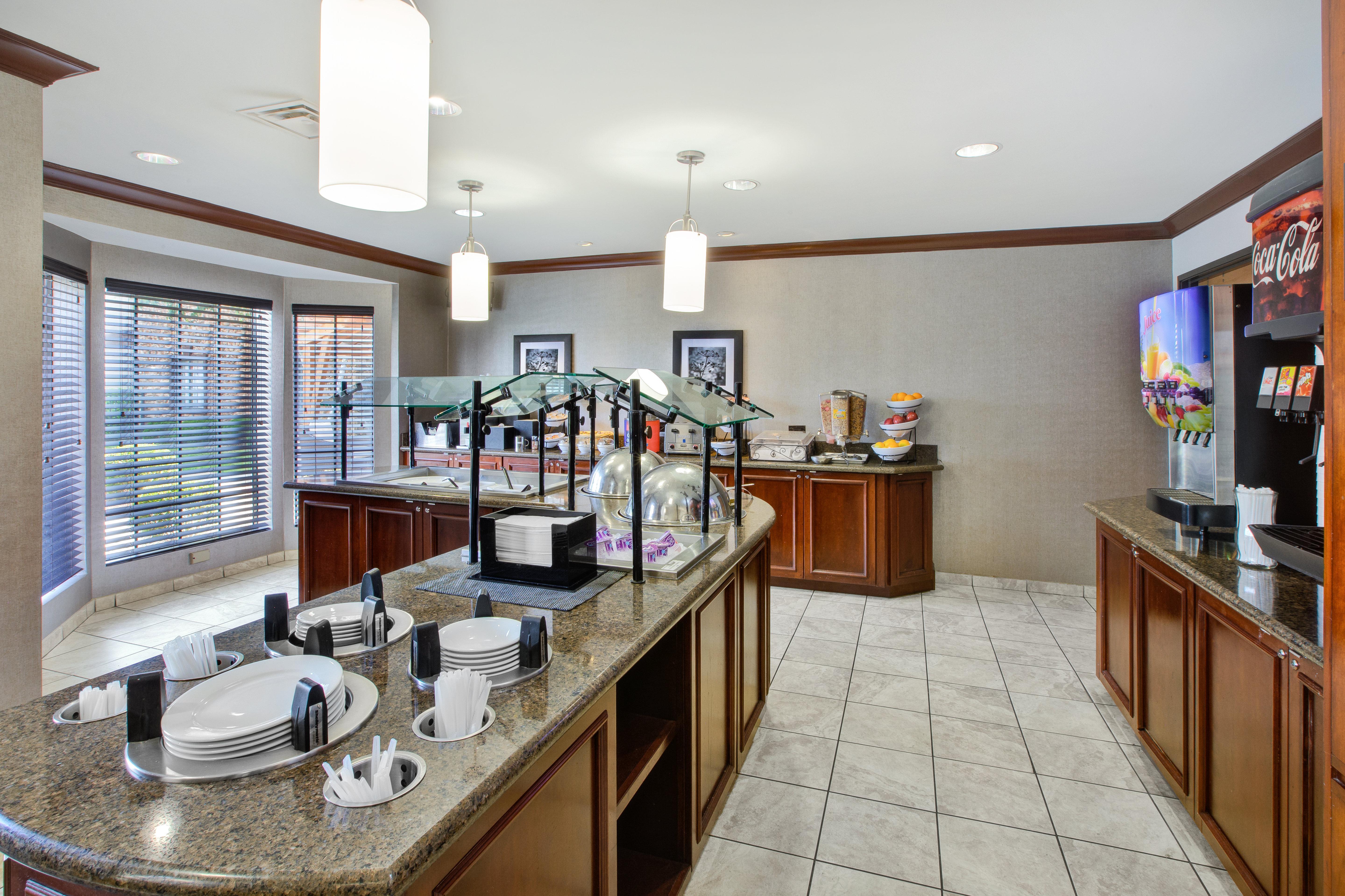 Staybridge Suites Louisville - East By Ihg Экстерьер фото