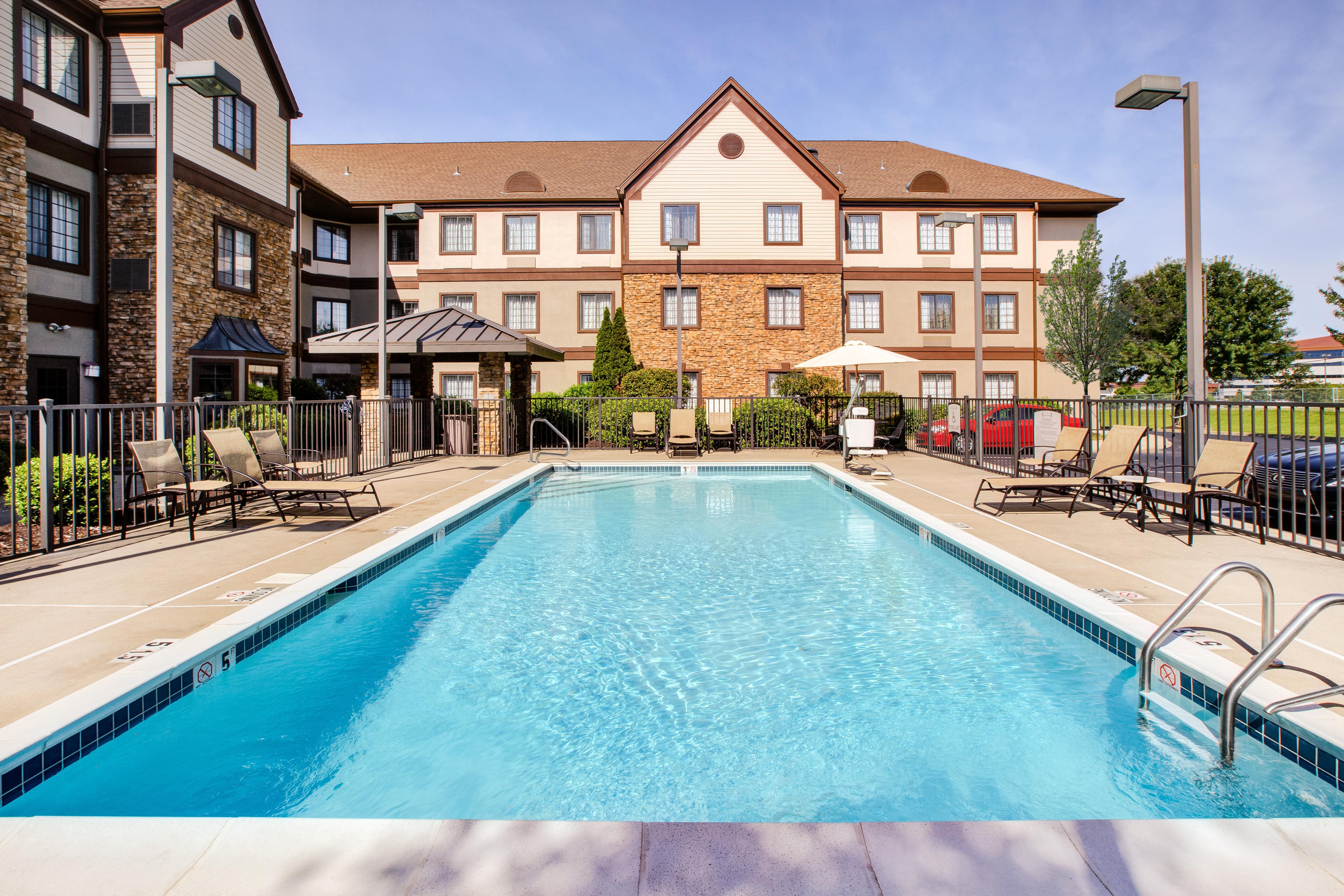 Staybridge Suites Louisville - East By Ihg Экстерьер фото