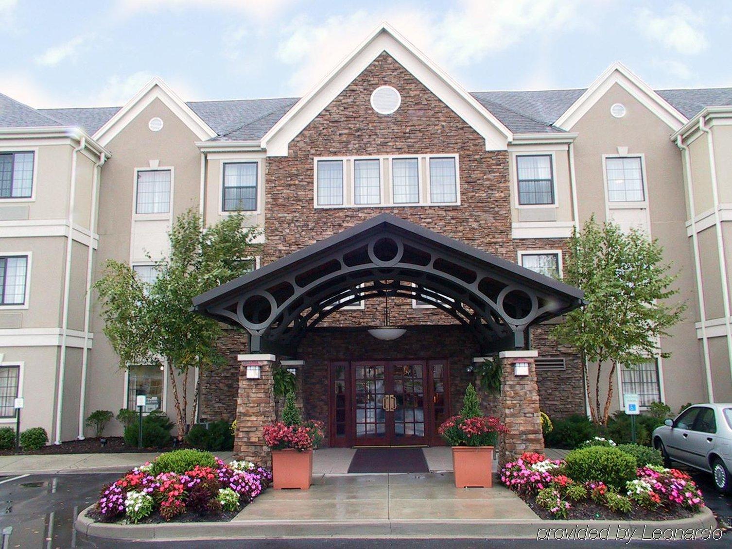 Staybridge Suites Louisville - East By Ihg Экстерьер фото